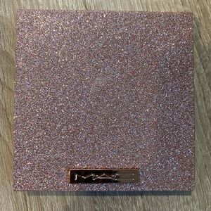 MAC Star-Dipped Face Compact Medium Deep